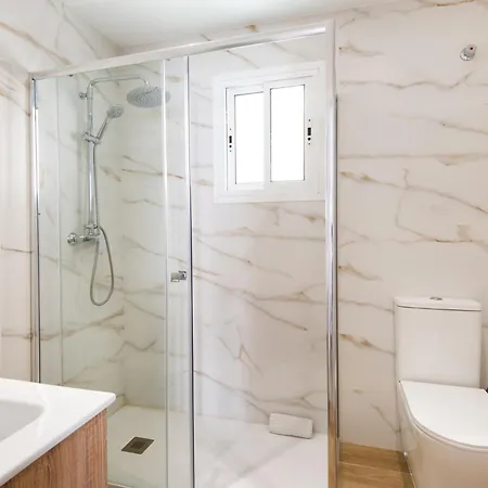 Апартаменты Atarazanas River Road