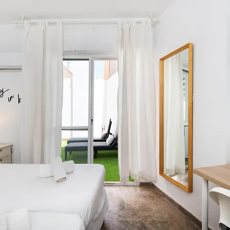 Atarazanas River Road * Малага