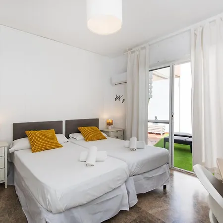 Atarazanas River Road Апартаменты Малага