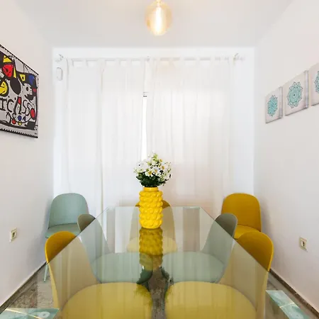 Atarazanas River Road Апартаменты Малага